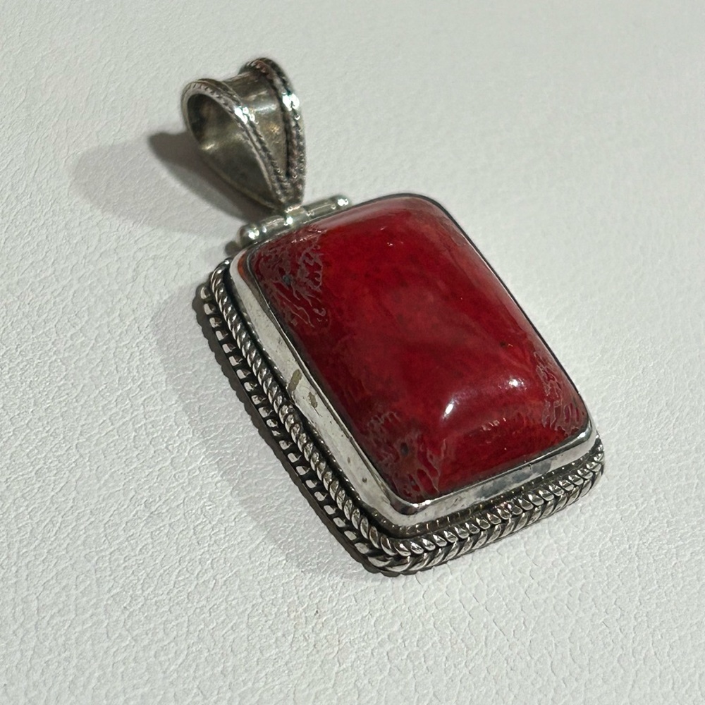 Vintage 925 Sterling silver coral cabochon cut necklace pendant